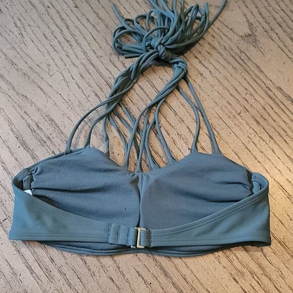 Dark green bikini top size Small Xhilaration 💚 - Picture 2 of 3